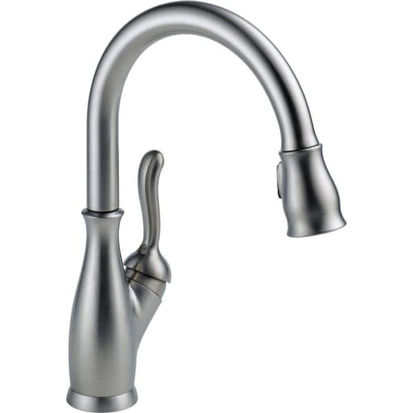 Delta Leland Pull-Down Kitchen Faucet (Arctic Stainless)